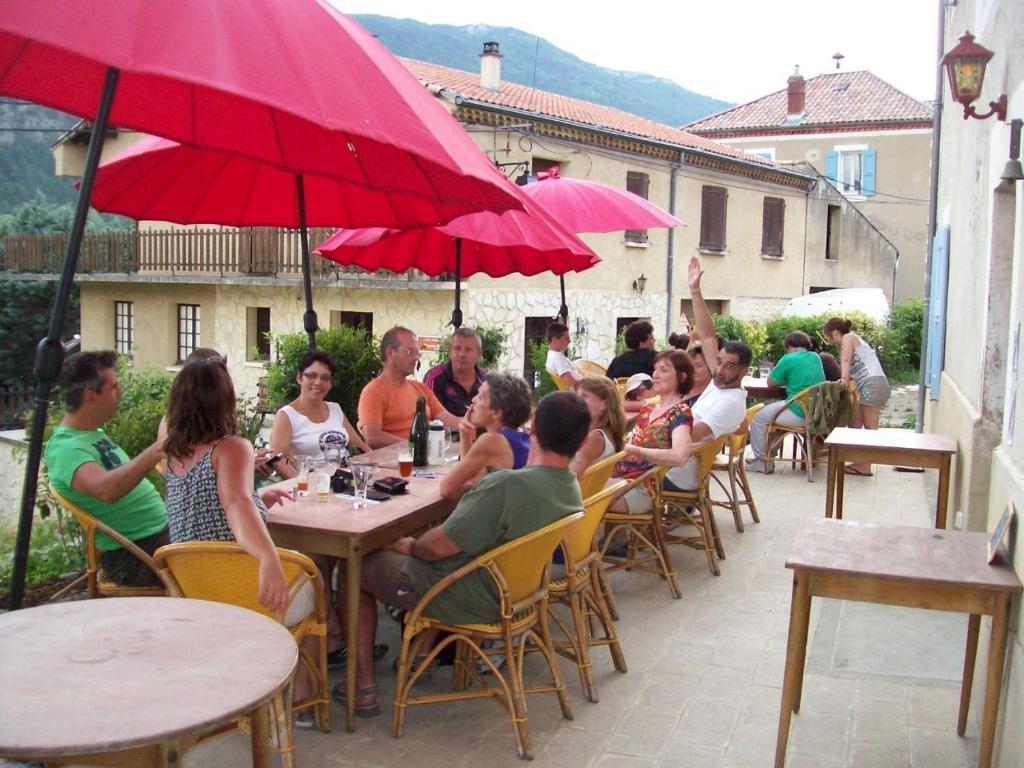Le Vin De L'Ete Bed & Breakfast Ponet-et-Saint-Auban Екстериор снимка